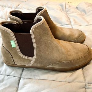 Sanuk women’s ankle boots